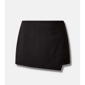 NEW Torrid Pull On Studio Refined Asymmetrical Crepe High Rise Skort Plus 5x 28